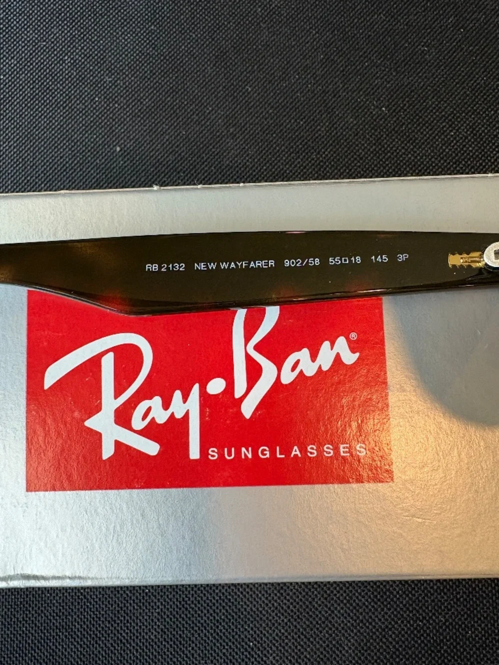 Ray-Ban New Wayfarer Classic polarized sunglasses (RB2132)